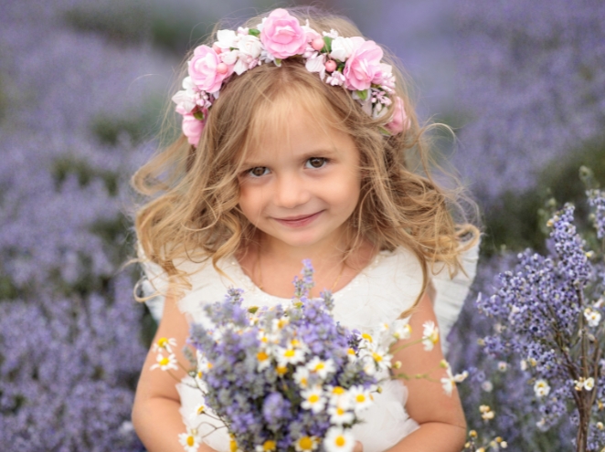 זר פרחים לראש - הקסם שחוזר לאופנה