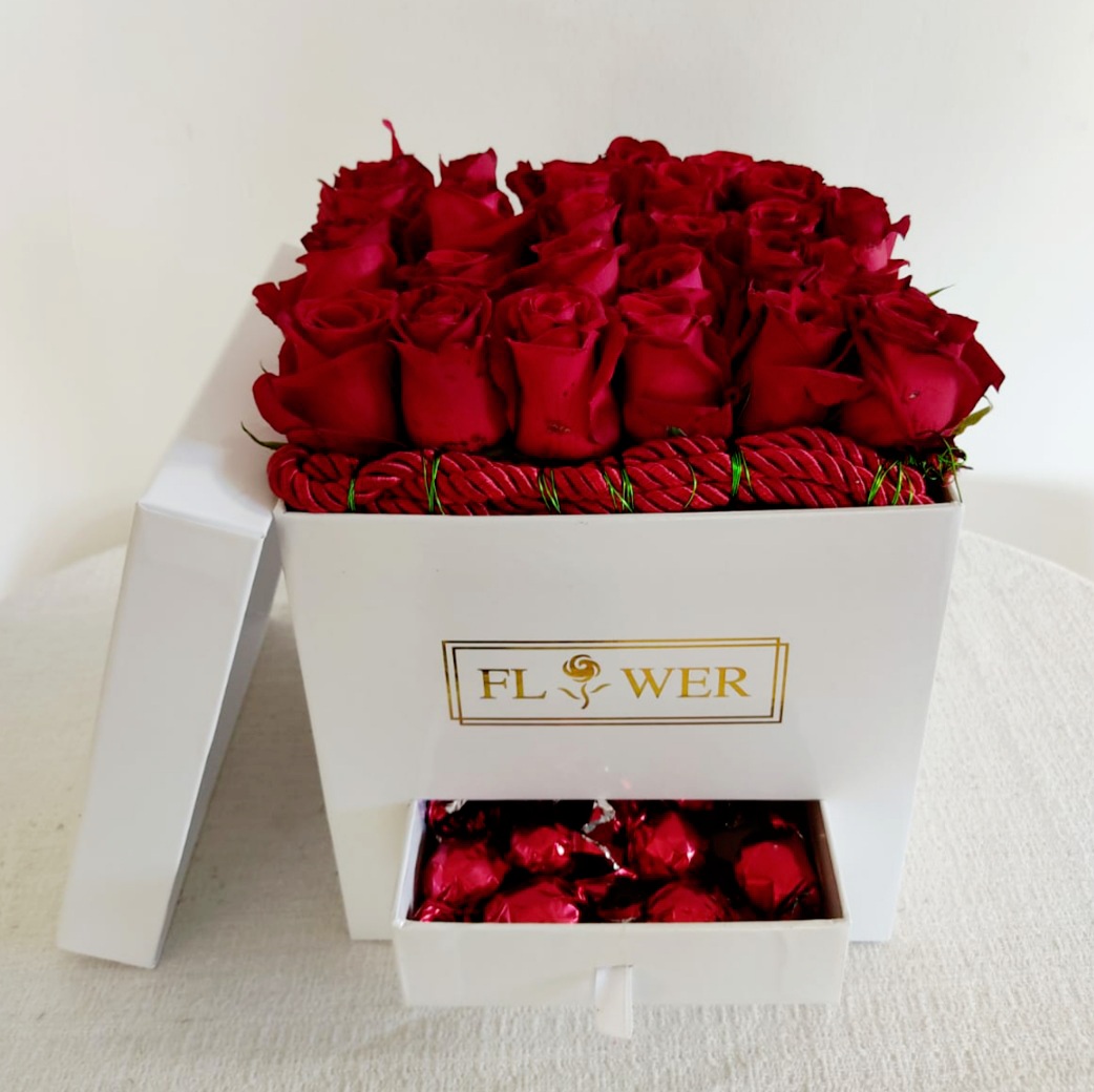 קופסת ורדים אדומים 